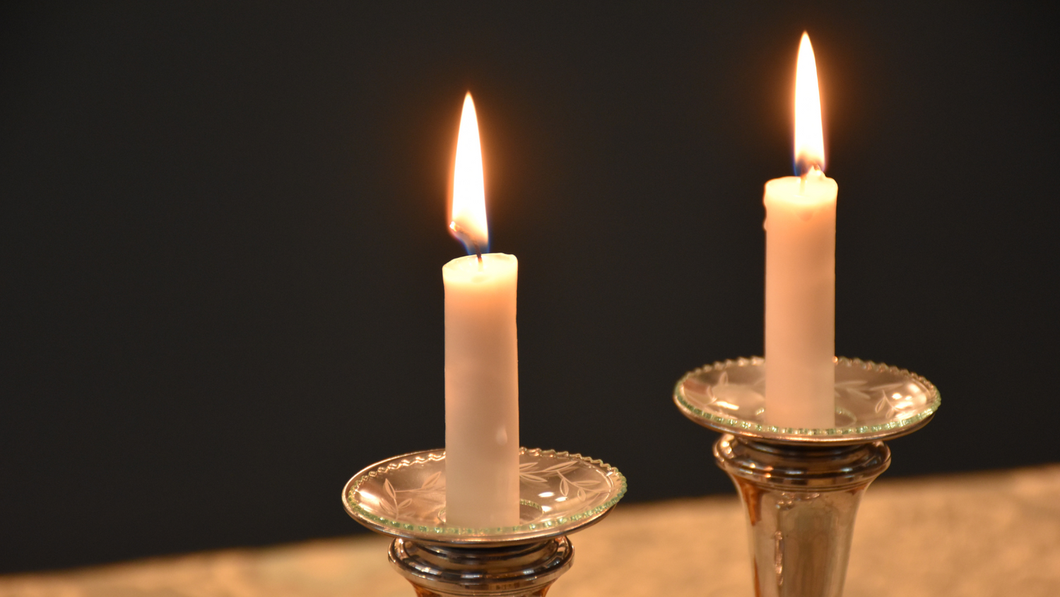 Paraffin Shabbat Candles are Harmful. Here's What to Use Instead